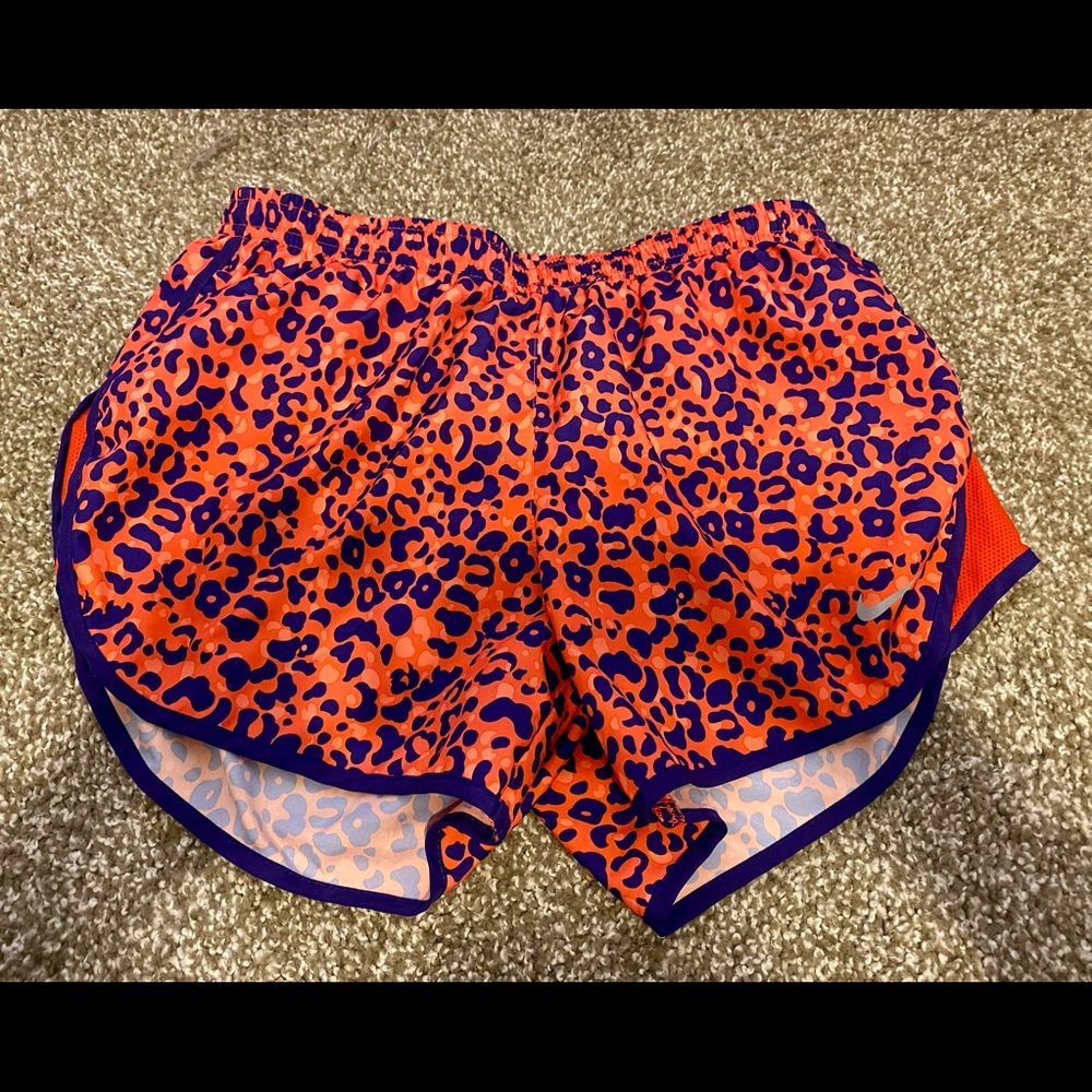 Women’s NIKE running shorts small